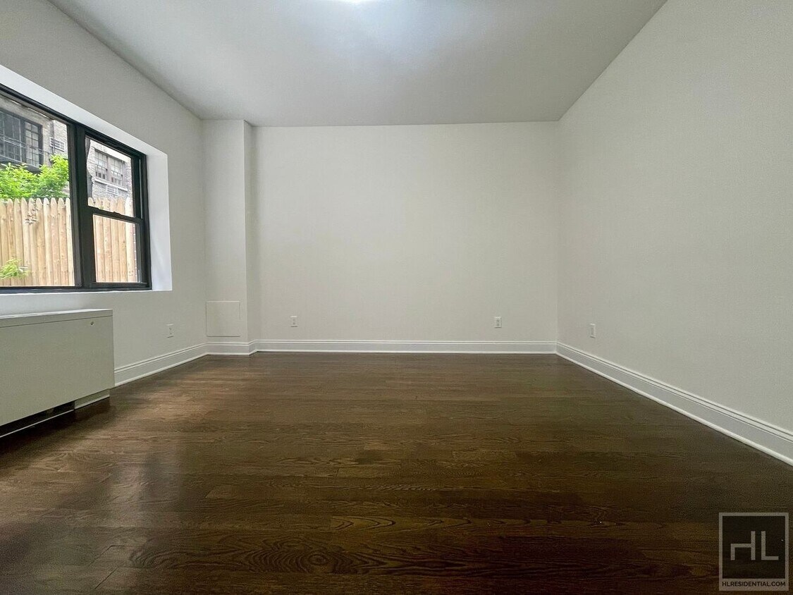 Primary Photo - EAST 56 STREET