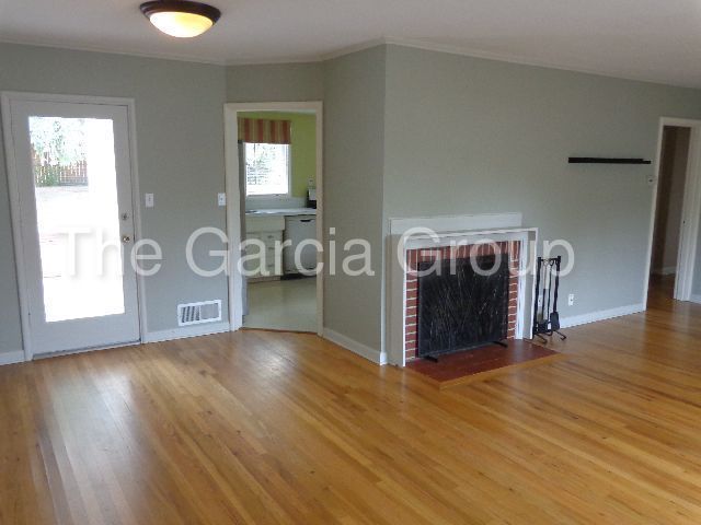 Foto del edificio - 12240 SW Douglas St