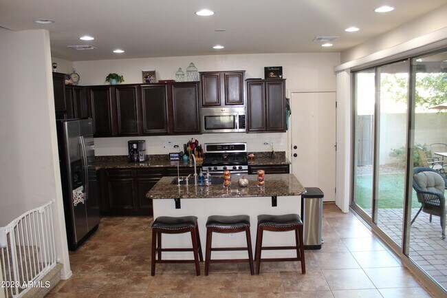 Foto del edificio - 3457 S Swan Dr