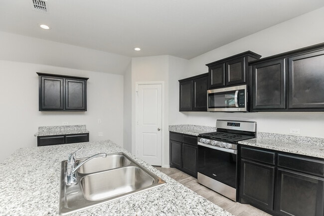 Foto del edificio - 9732 Walnut Cove Dr