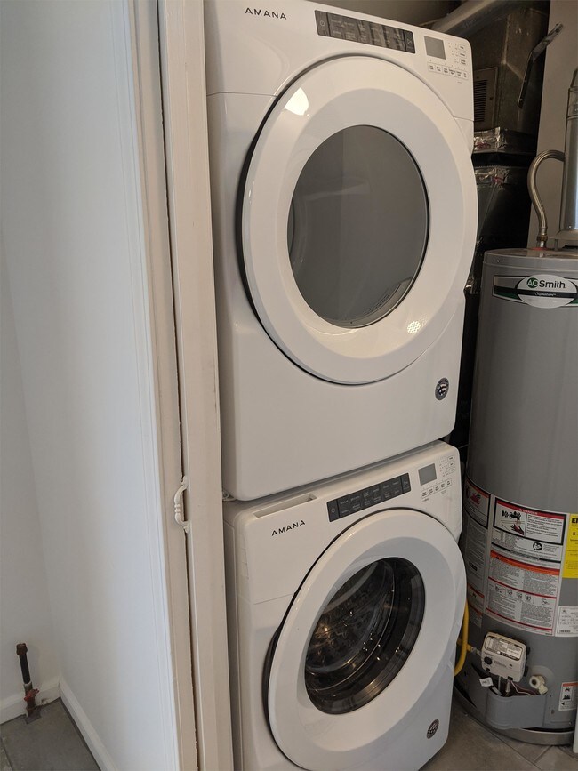 Foto del edificio - 1565 University Ave