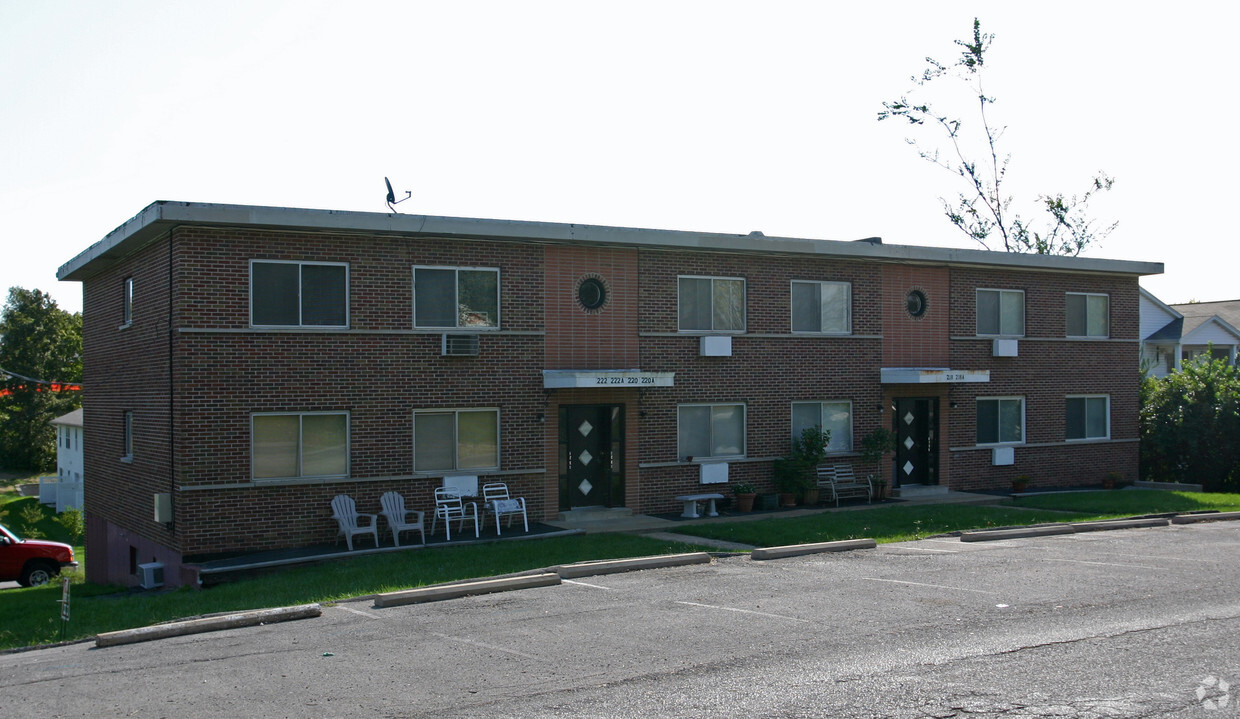 Building Photo - 218 Beverly St