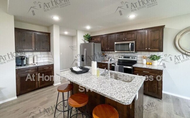 Foto del edificio - 307 Rosalie St