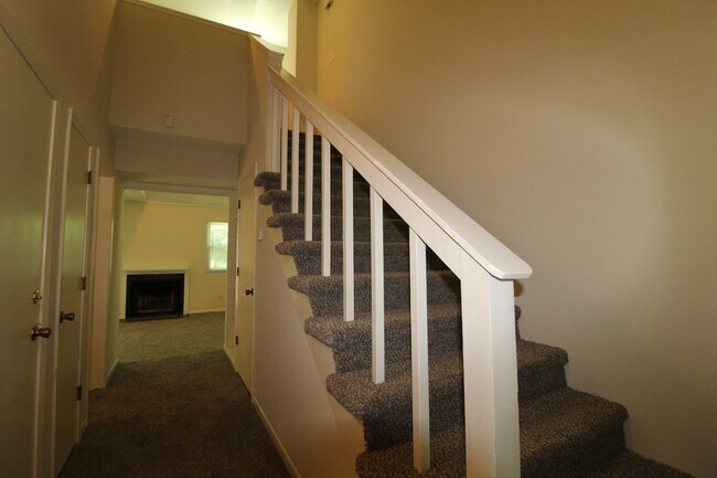 Foto del edificio - 2 Bedroom 1 Bath Duplex in the Westport Area