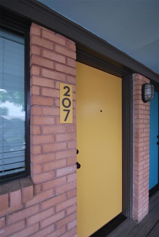 Building Photo - 5004 Live Oak St