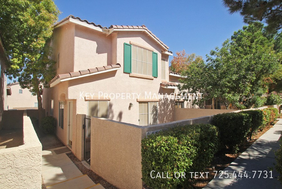 Primary Photo - MODERN 3 BR TOWNHOME W/ 2 MASTER BR'S RIGH...