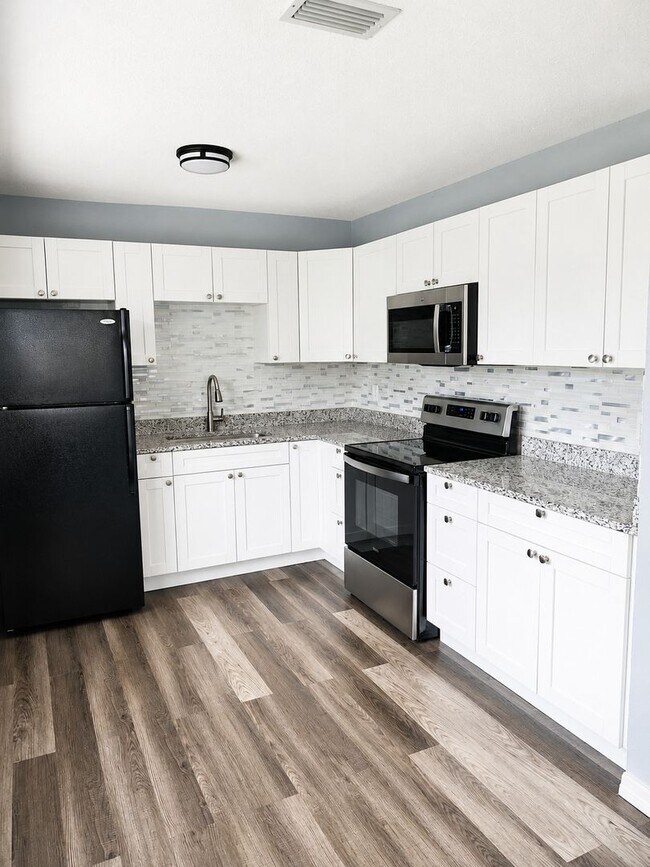 Foto del edificio - Charming Remodeled 2-Bedroom Duplex Near Fossil Park – $1,000 Move-In Special!