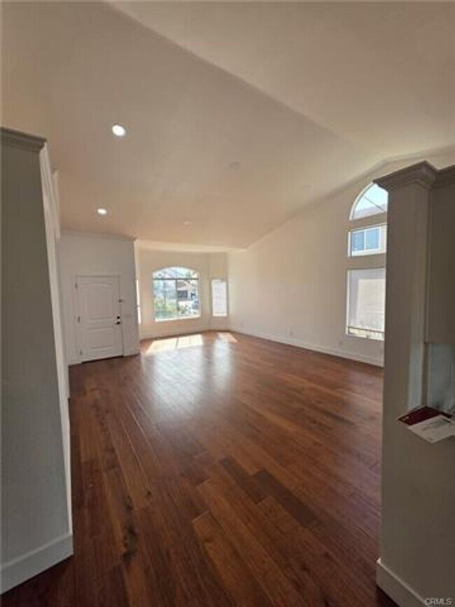 Building Photo - Welcome to this beautifully remodeled sing...