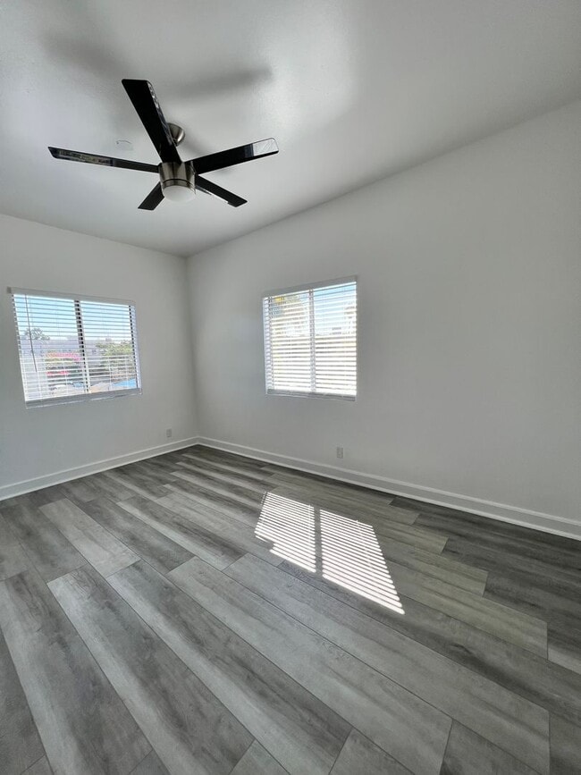 Interior Photo - Loma Hill