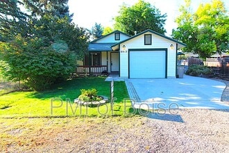 Building Photo - 8013 W Queen Ct