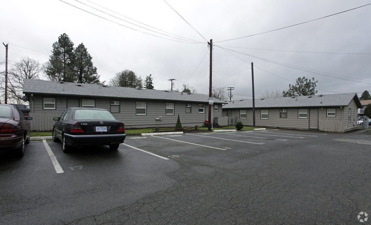 Primary Photo - 12437 SW Hall Blvd