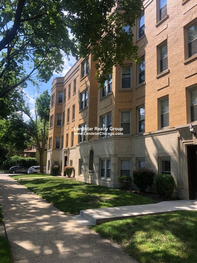 Foto del edificio - 6937 N Oakley Ave