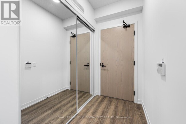 Photo du bâtiment - 8 Interchange Wy