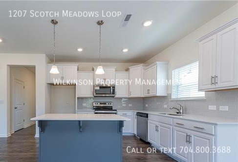 Building Photo - 1207 Scotch Mdws Lp