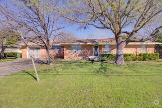 Building Photo - 315 Estates Dr