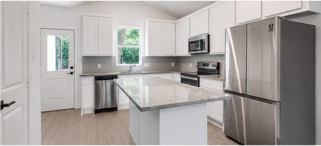 Foto del edificio - Like-New 3BR/2BA Home on Nearly Half an Acre – Denison, TX
