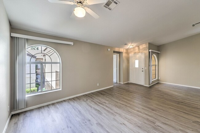 Building Photo - 2 bedroom condo for rent in LAs Vegas Nevada.