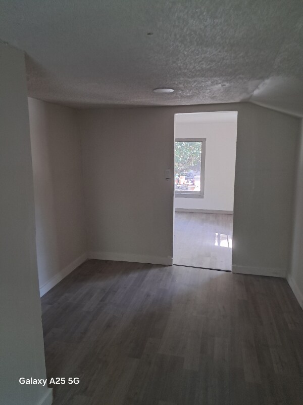 Foto del edificio - 2351 Dukes Ave