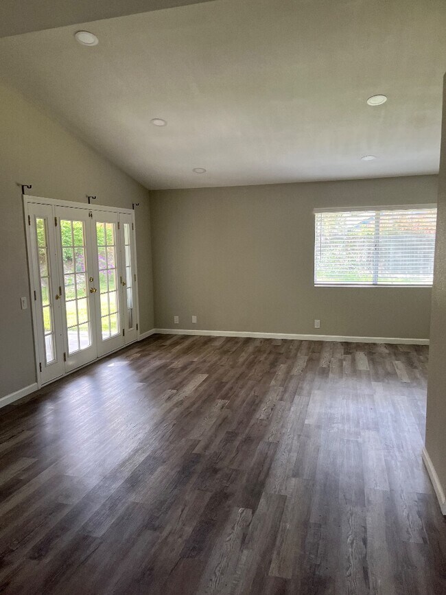 Foto del edificio - 30274 Nebula Ln