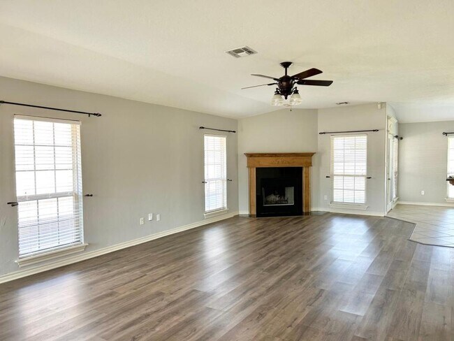 Foto del edificio - 3712 NE Fieldcrest