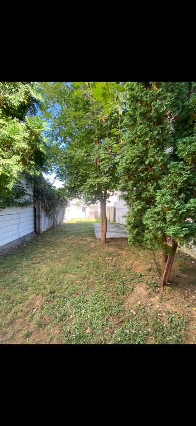 Foto principal - 230 N Hazel St