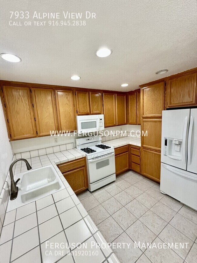 Building Photo - 7933 Alpine View Dr