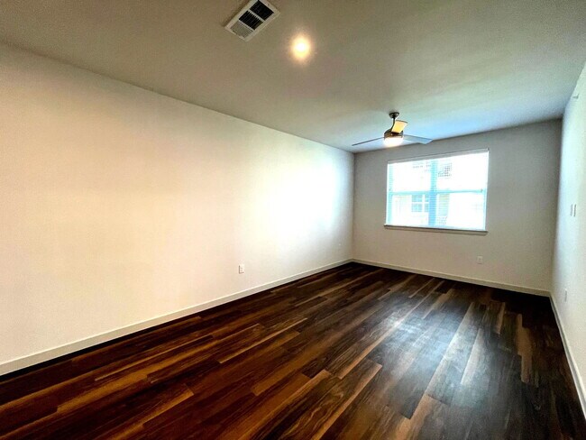 Foto del edificio - 1575 League Line Rd