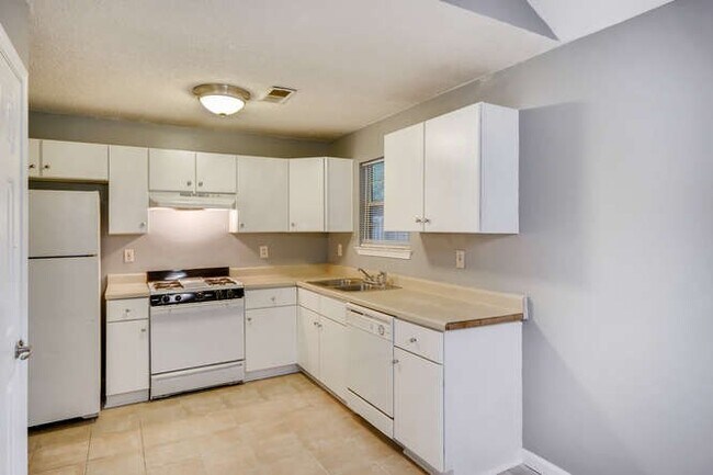 Foto del edificio - Your Ideal Home Awaits! 3 bedroom - Sectio...