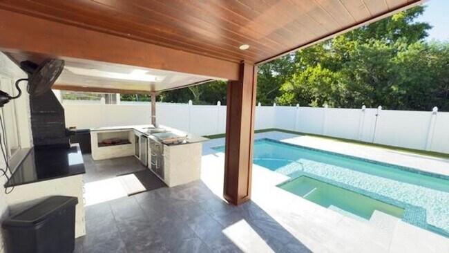 Foto del edificio - 4629 SW 12th St