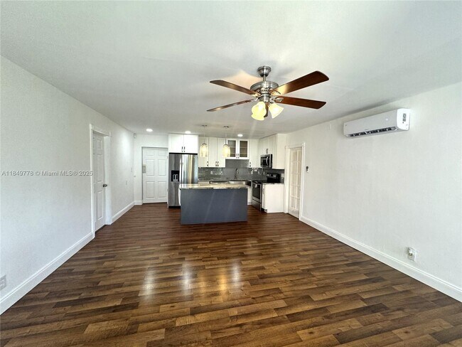 Foto del edificio - 6650 Douglas St