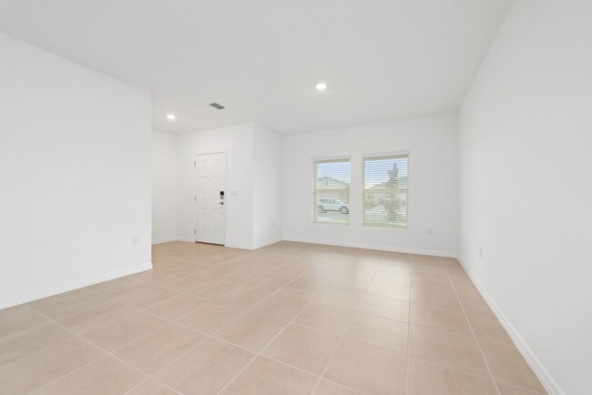 Building Photo - 4 Bedroom/2 Bath Home with WaterView in St...