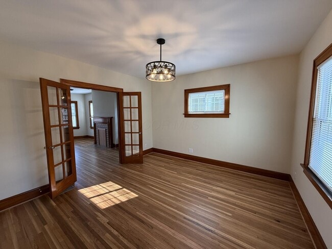 Building Photo - 324 E Main St