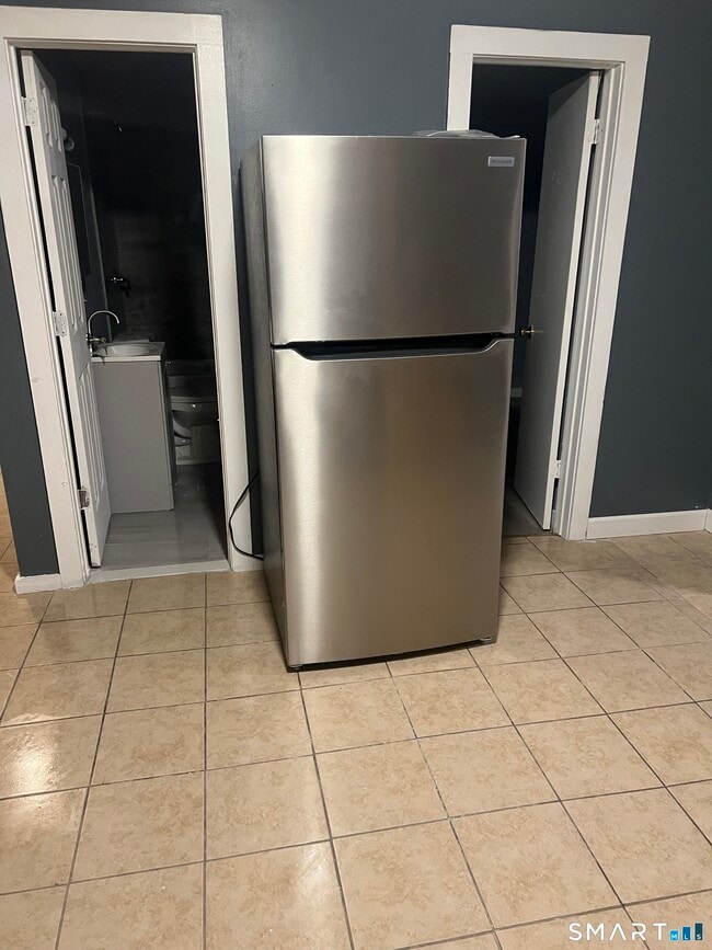 Building Photo - 11 7th St