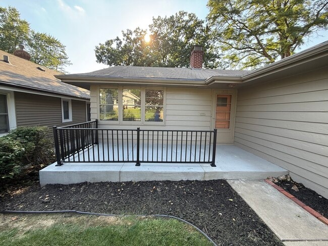 Building Photo - 2020 N 61st St