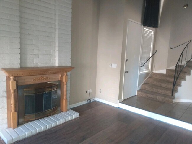 Building Photo - 7755 Envoy Way