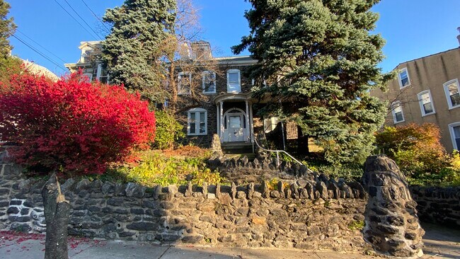 Building Photo - 5201 Ridge Ave