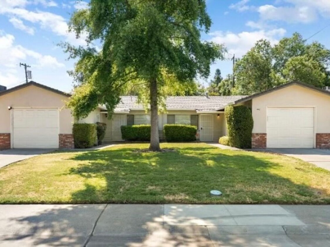 2 Bedroom 1 bath Duplex in Carmichael - 2 Bedroom  1 bath Duplex in Carmichael
