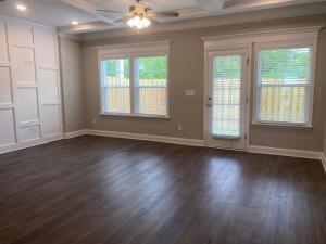 Foto principal - 1061 Linsmore Ave