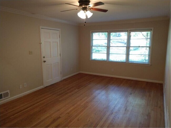 Foto del edificio - 2063 E Roxboro Rd NE