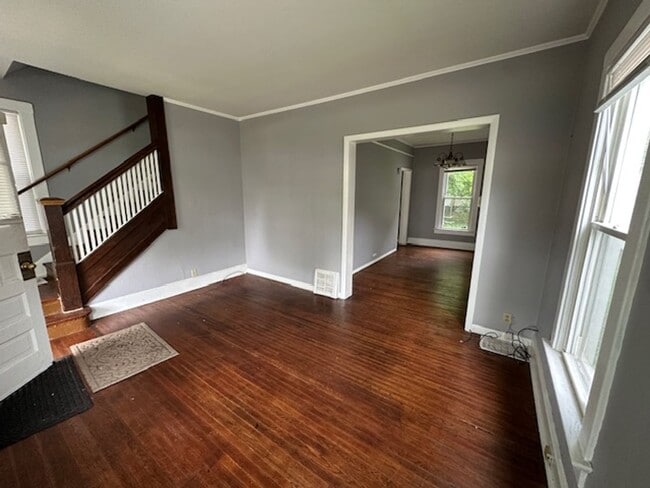 Building Photo - Section 8 Vouchers accepted for 2 Bedroom ...