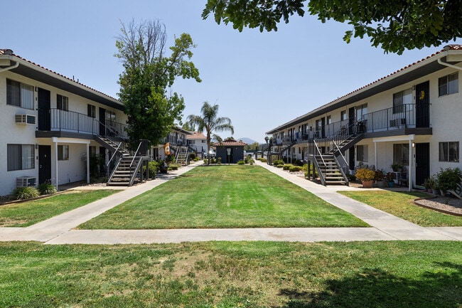 Building Photo - Terre at the Ranch