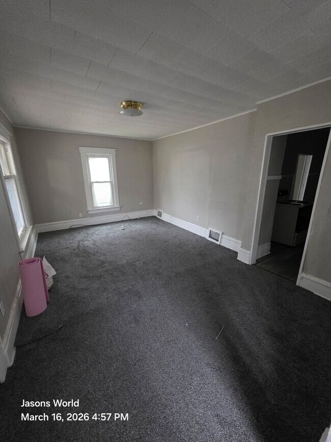 Foto del edificio - 2 bed 1 bath available