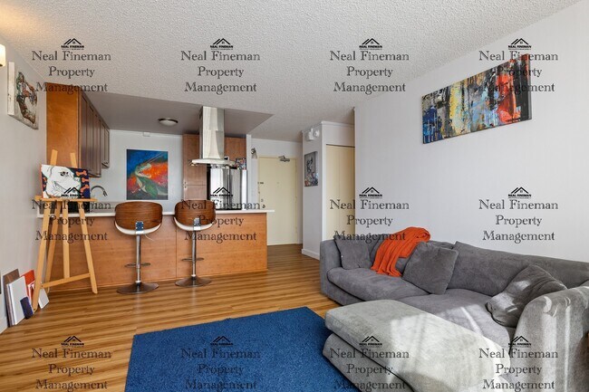 Foto del edificio - Unfurnished  1 Bed / 1 Bath Condo. 1 assigned covered parking stall. Rent Includes: AC Central, C...