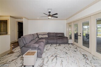 Building Photo - 2507 Lakeview Dr