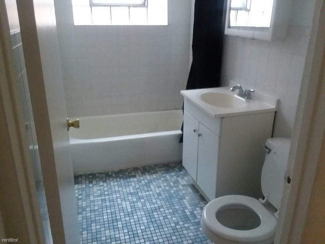 Foto del edificio - 441 E 107th St