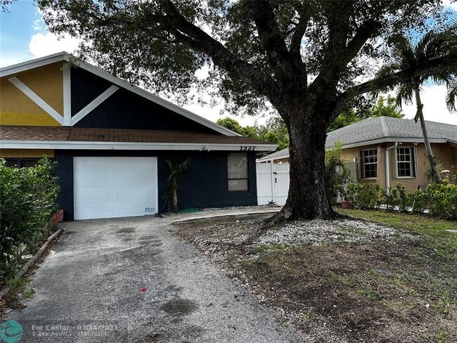 Building Photo - 1327 SW 75th Ave