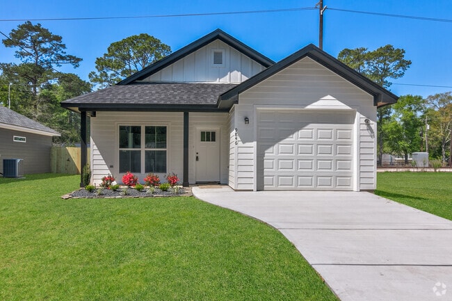 Building Photo - 9846 Golden Ln