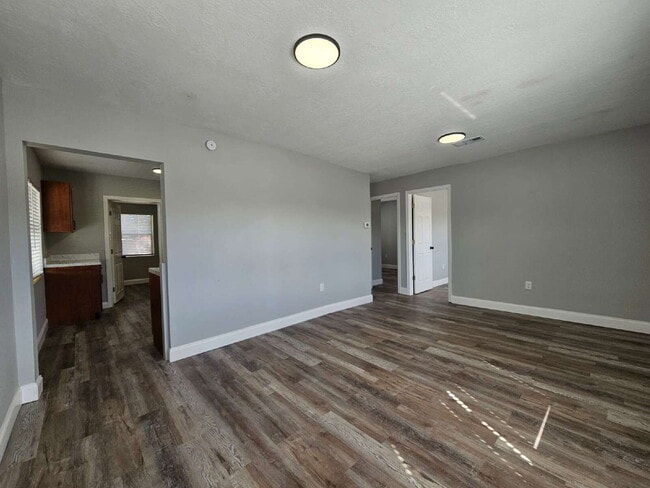 Building Photo - Fully fenced in Titusville