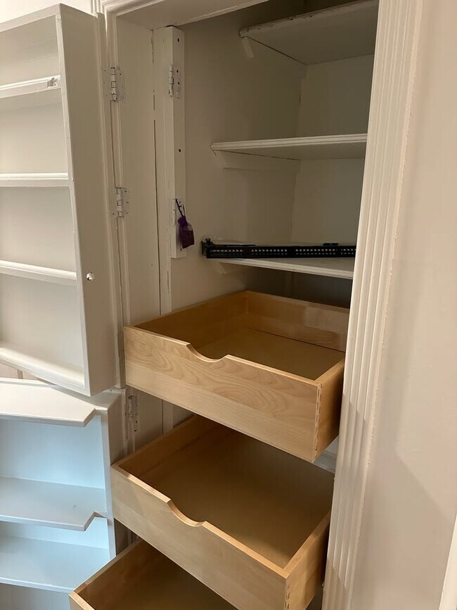 Foto del edificio - 22 Central Dr