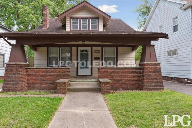 Building Photo - 2247 Georgetown Ave